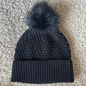 Lululemon pom beanie